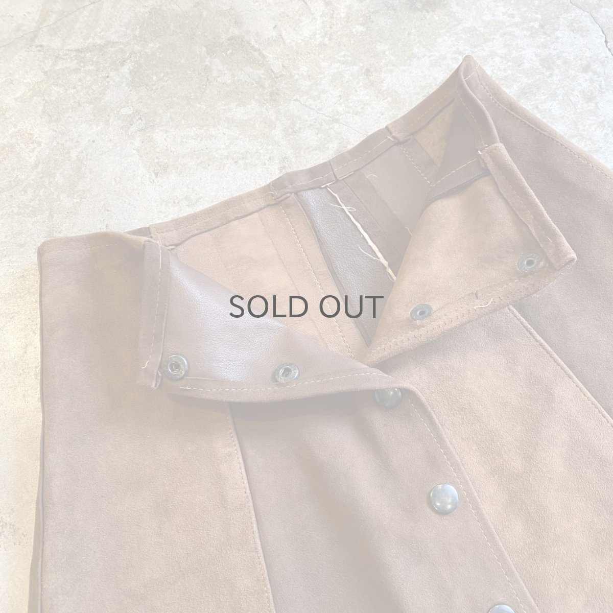 画像7: COLOR BLOCK SUEDE LEATHER FRONT BUTTON MINI SKIRT / W26 (7)