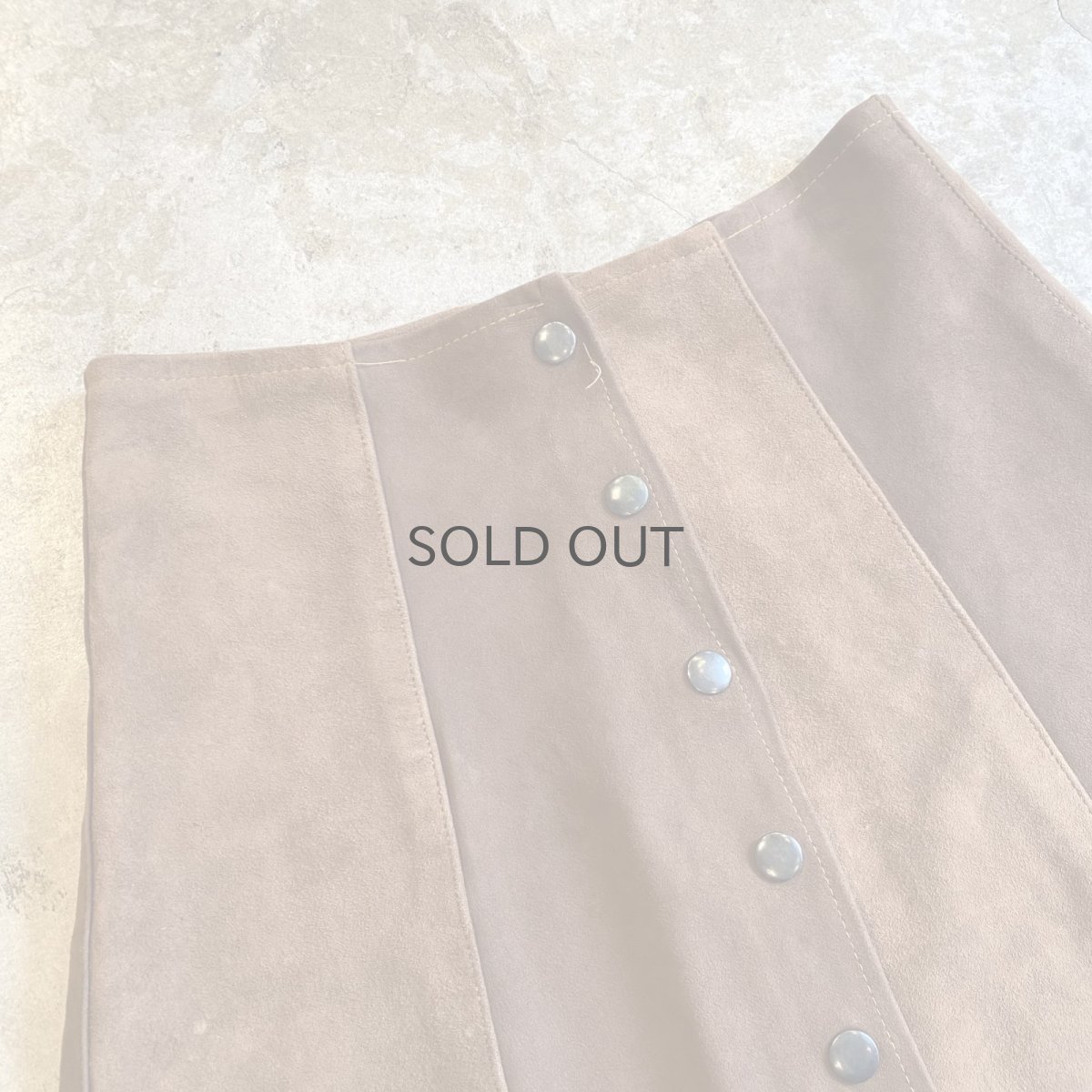 画像3: COLOR BLOCK SUEDE LEATHER FRONT BUTTON MINI SKIRT / W26 (3)