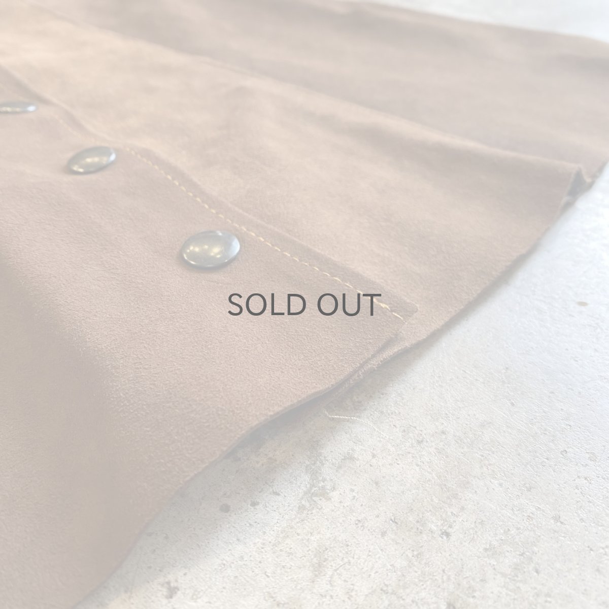 画像11: COLOR BLOCK SUEDE LEATHER FRONT BUTTON MINI SKIRT / W26 (11)