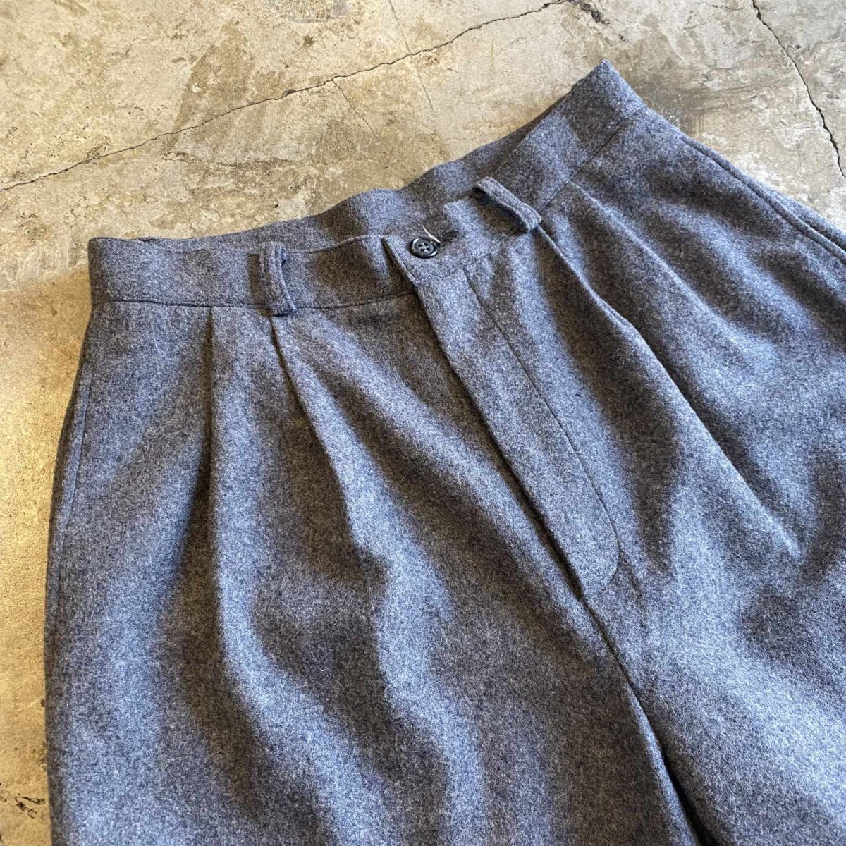 画像3: 2 TUCK DESIGN WOOL SLACKS HALF PANTS / W27 (3)