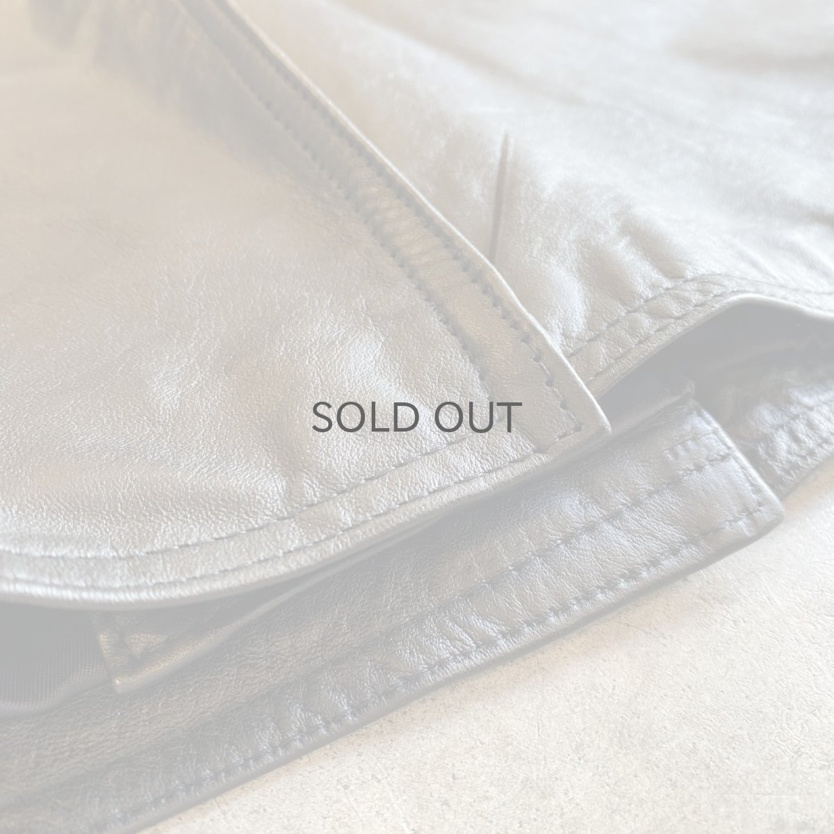 画像12: BLACK COLOR SHOULDER GATHER DESIGN LEATHER TAILORED JACKET / Ladies M~L (12)