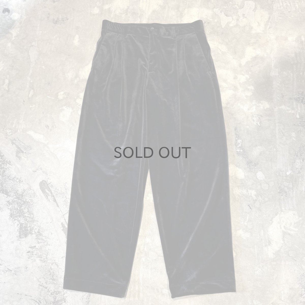 画像1: BLACK COLOR VELOUR WIDE SILHOUETTE SLACKS / W33 (1)