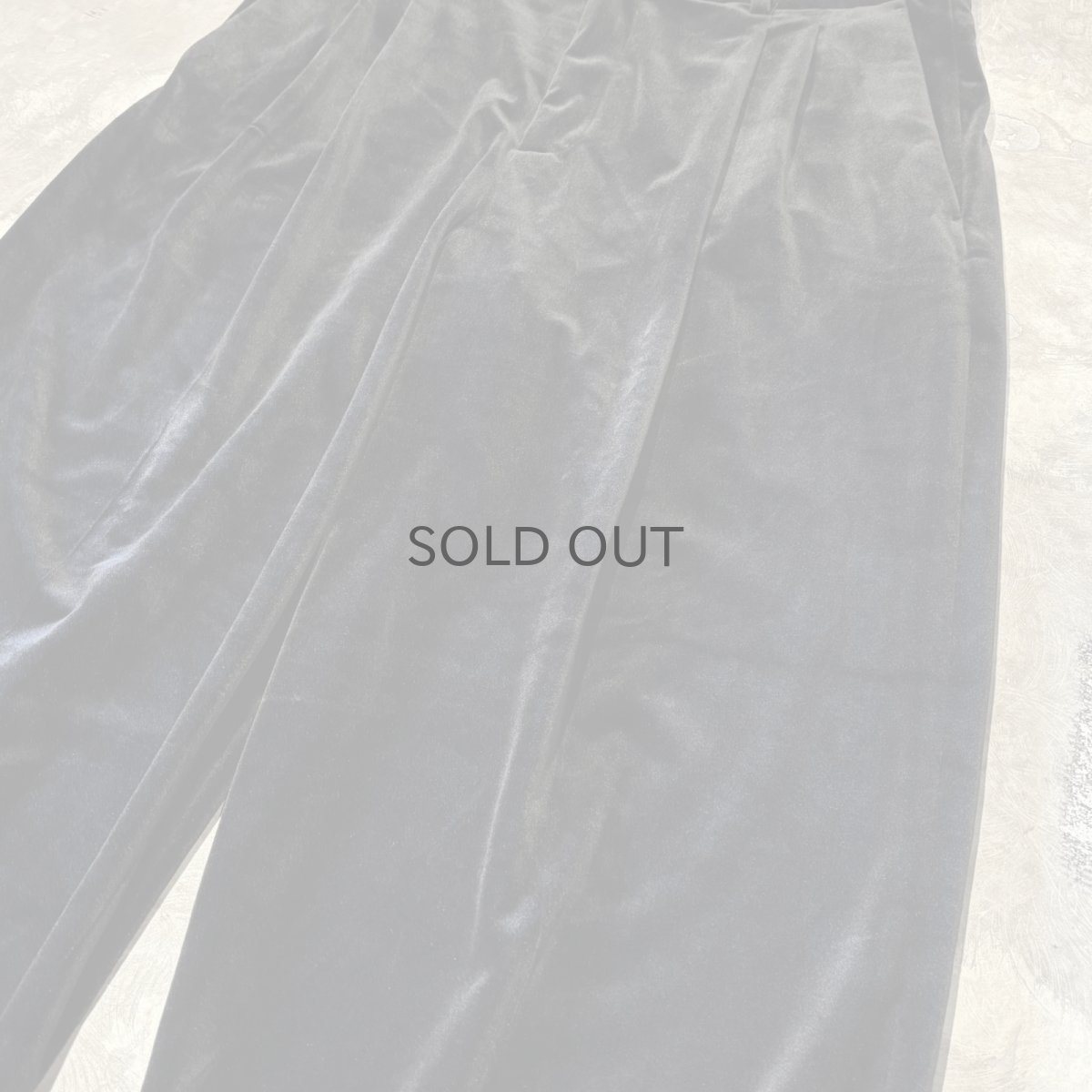 画像4: BLACK COLOR VELOUR WIDE SILHOUETTE SLACKS / W33 (4)