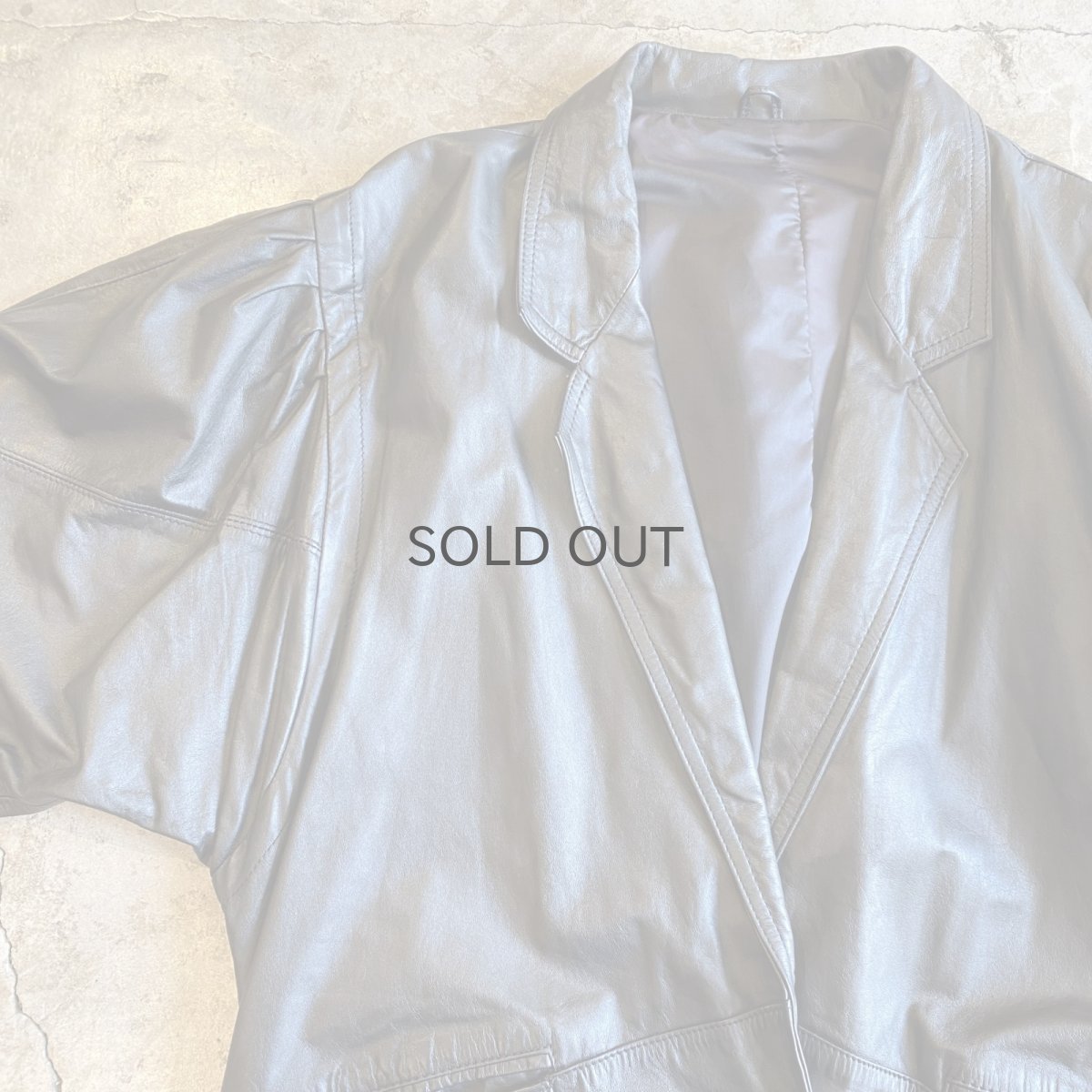 画像5: BLACK COLOR SHOULDER GATHER DESIGN LEATHER TAILORED JACKET / Ladies M~L (5)