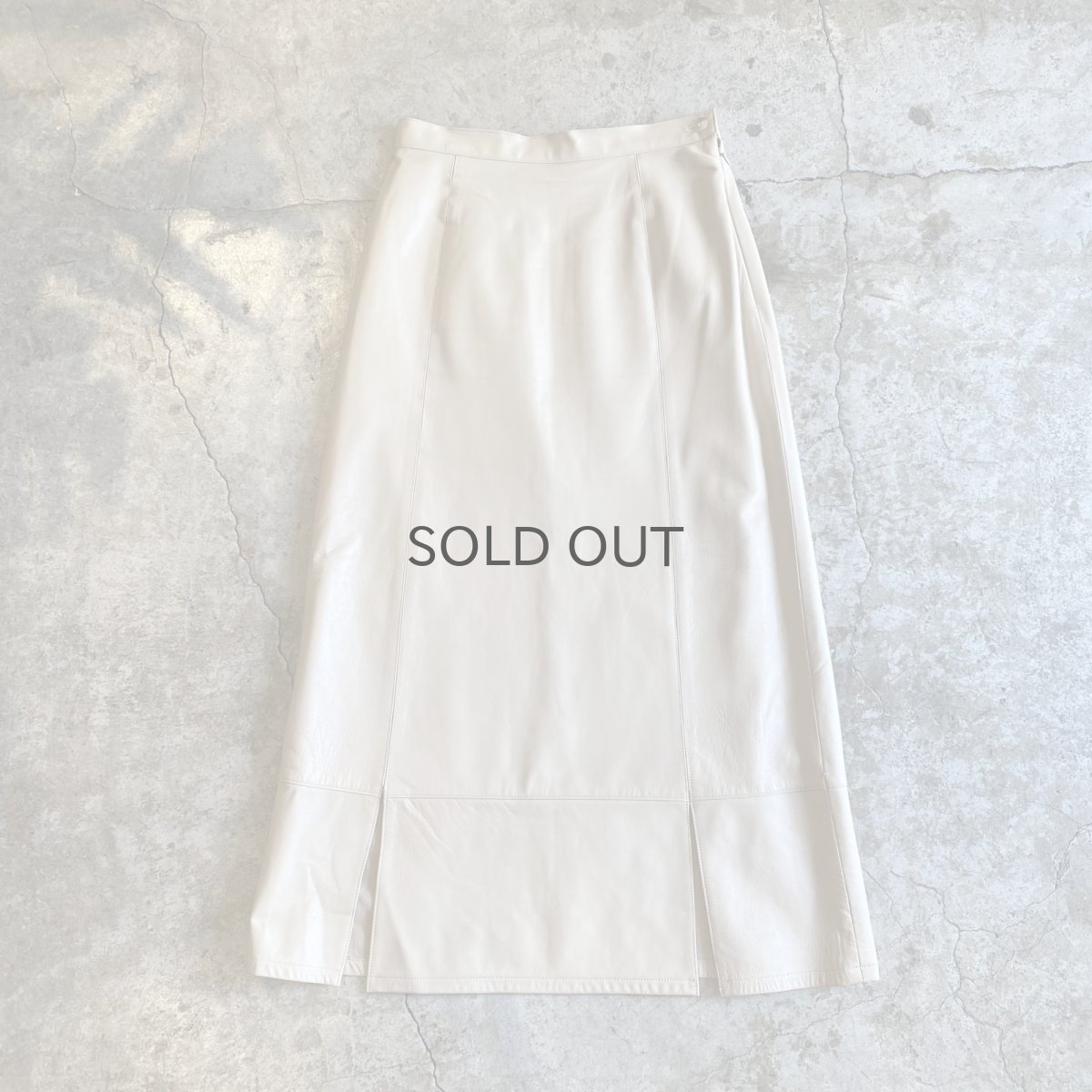 画像1: DESIGN 2SLIT LEATHER LONG SKIRT / W27 (1)