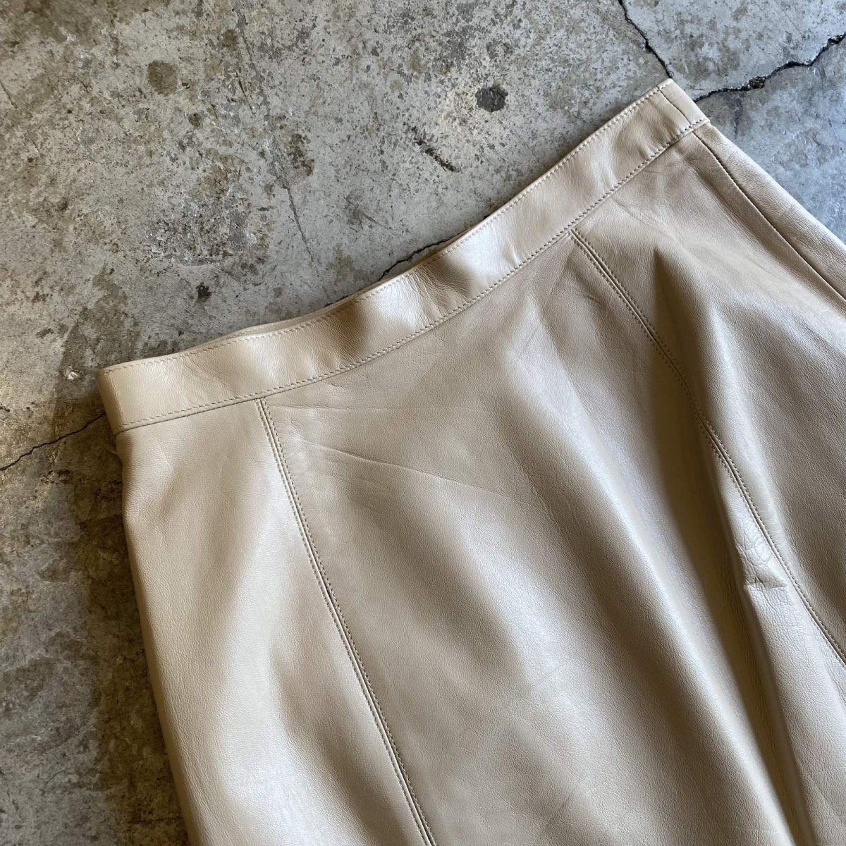 画像9: DESIGN 2SLIT LEATHER LONG SKIRT / W27 (9)