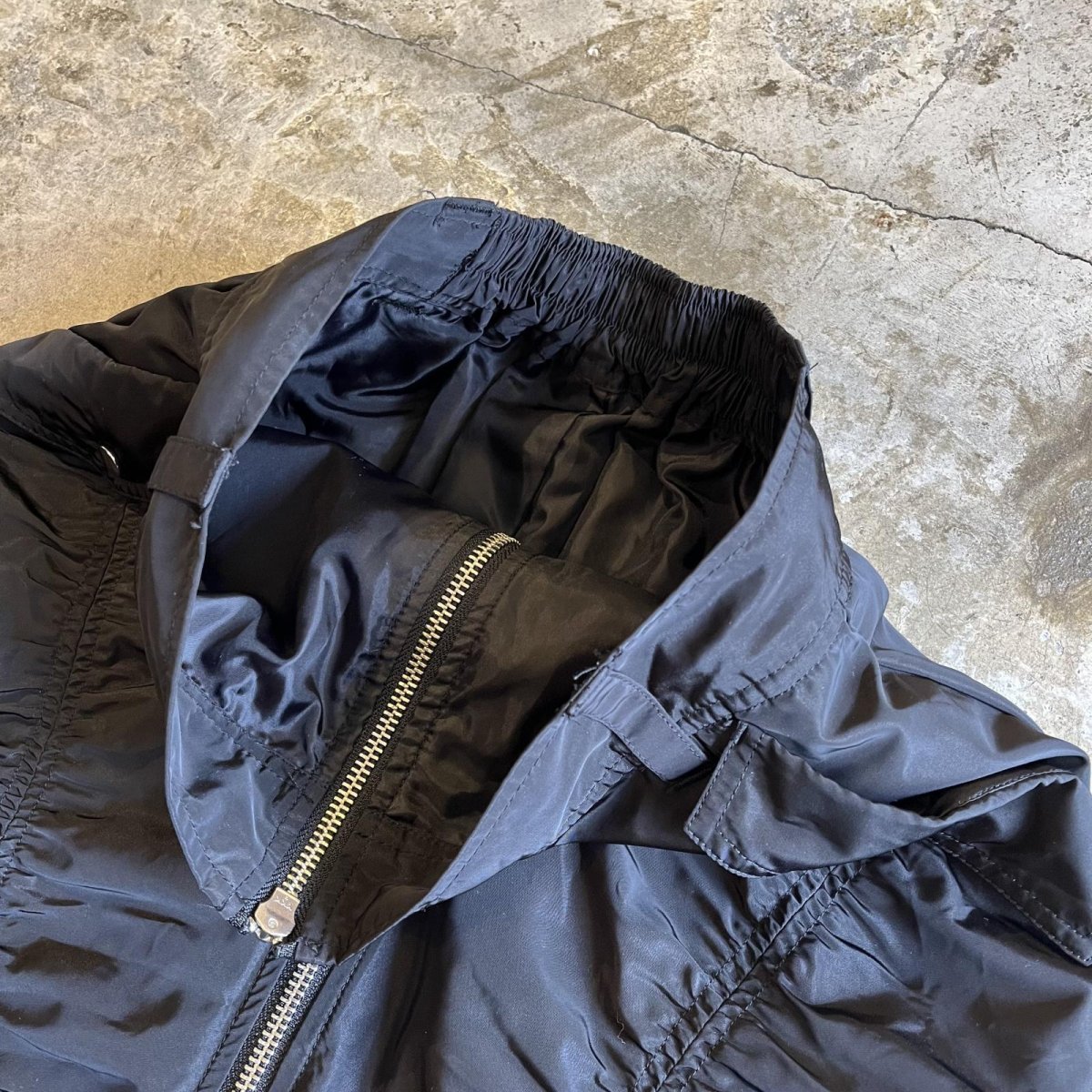 画像11: FRONT GATHER DOUBLE ZIP UP DESIGN NYLON LONG SKIRT / W24~W26 (11)