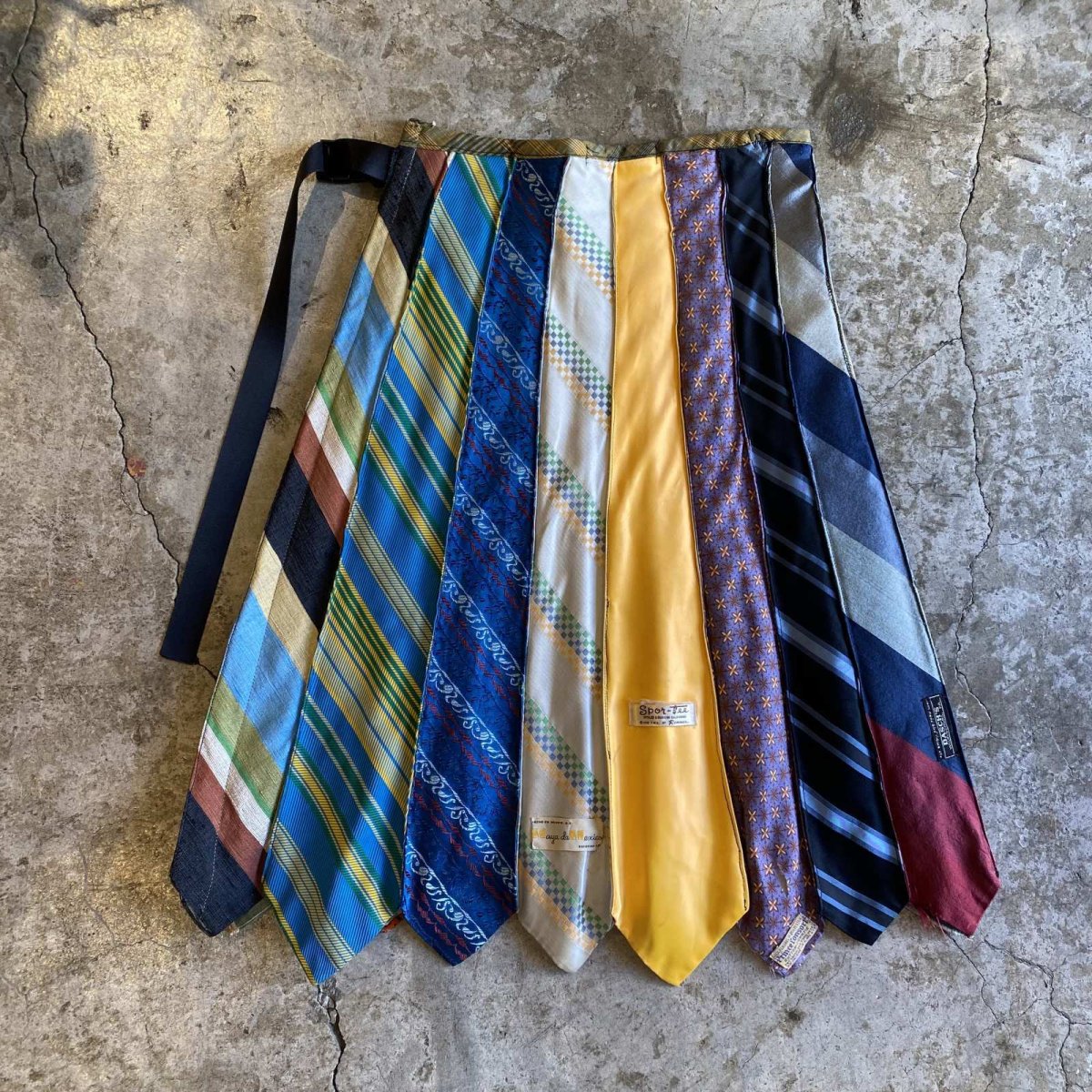 画像2: 【Wiz&Witch】"WANDERER" VINTAGE TIE WRAP SKIRT / FREE (2)