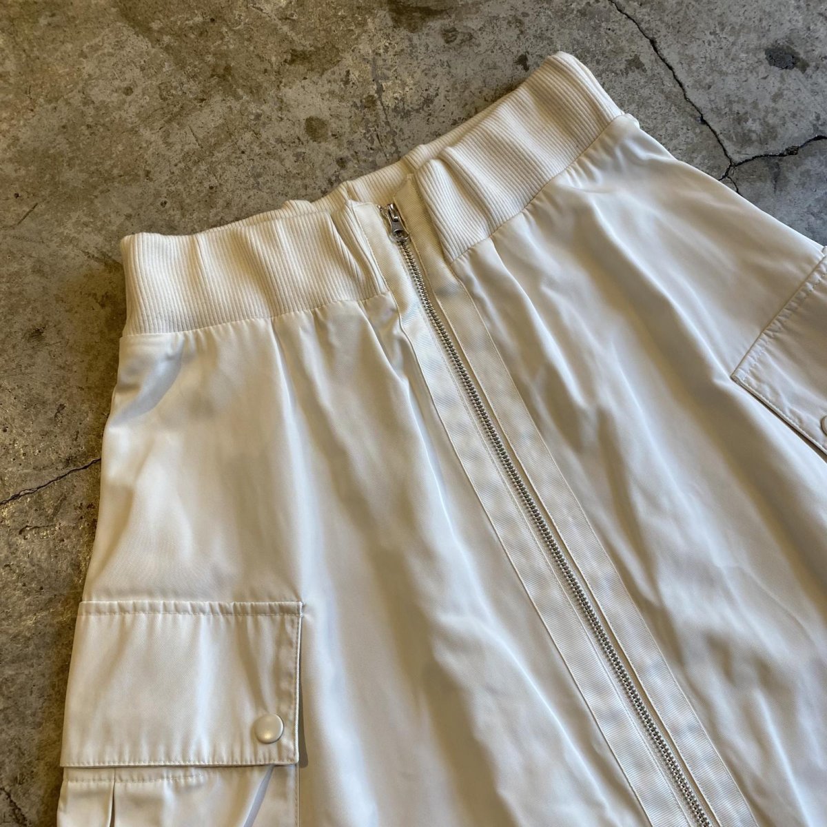 画像3: FRONT ZIP CARGO DESIGN LONG SKIRT / W25~W35 (3)