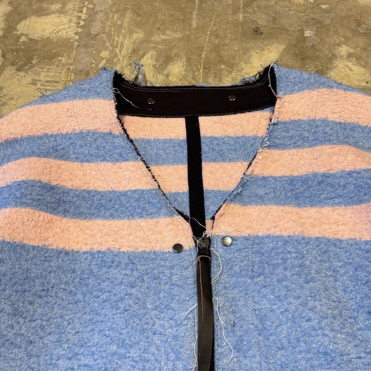 画像10: BICOLOR BORDER ZIP UP FRINGE CARDIGAN / Mens L (10)