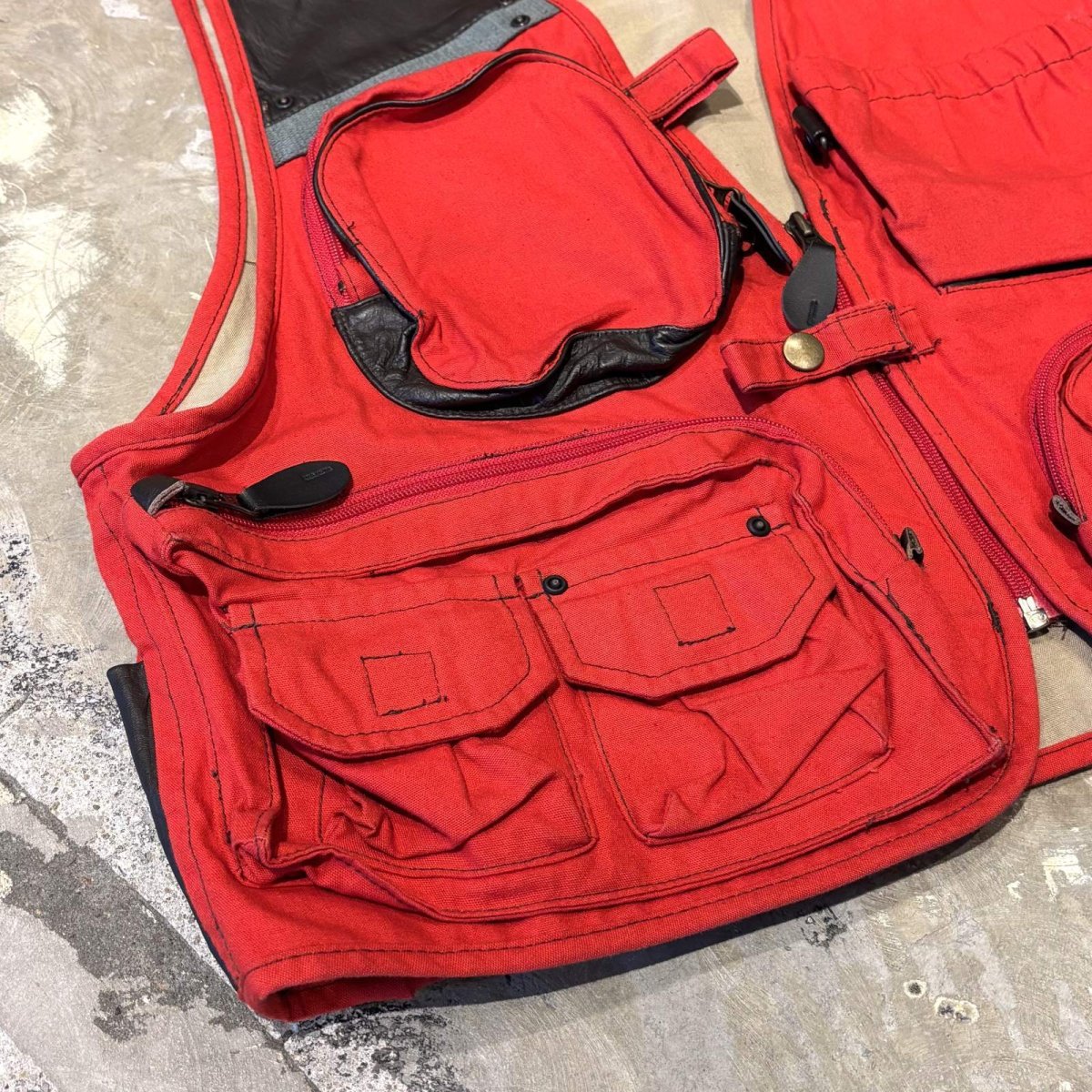 画像5: LEATHER PATCH MULTI POCKET COLOR VEST / Mens L (5)