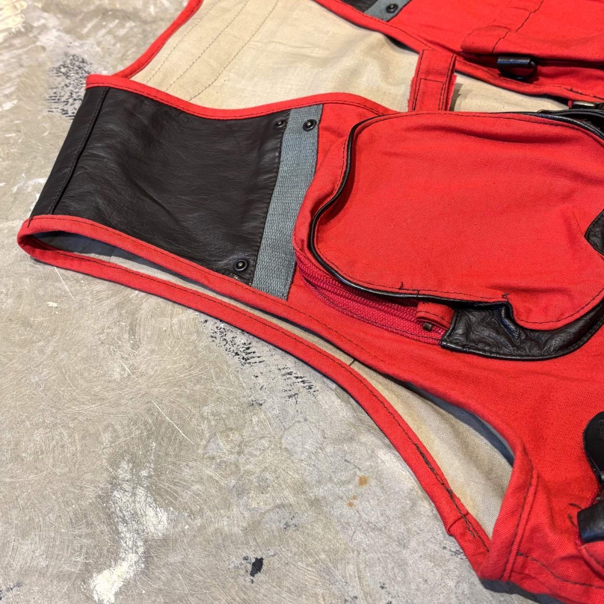 画像7: LEATHER PATCH MULTI POCKET COLOR VEST / Mens L (7)