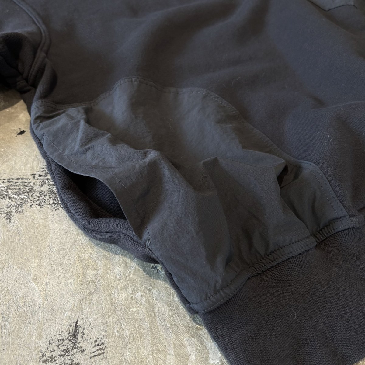 画像11: 【WONDERGROUND】POCKET NYLON SWITCHED SWEAT / BLACK / OS (11)