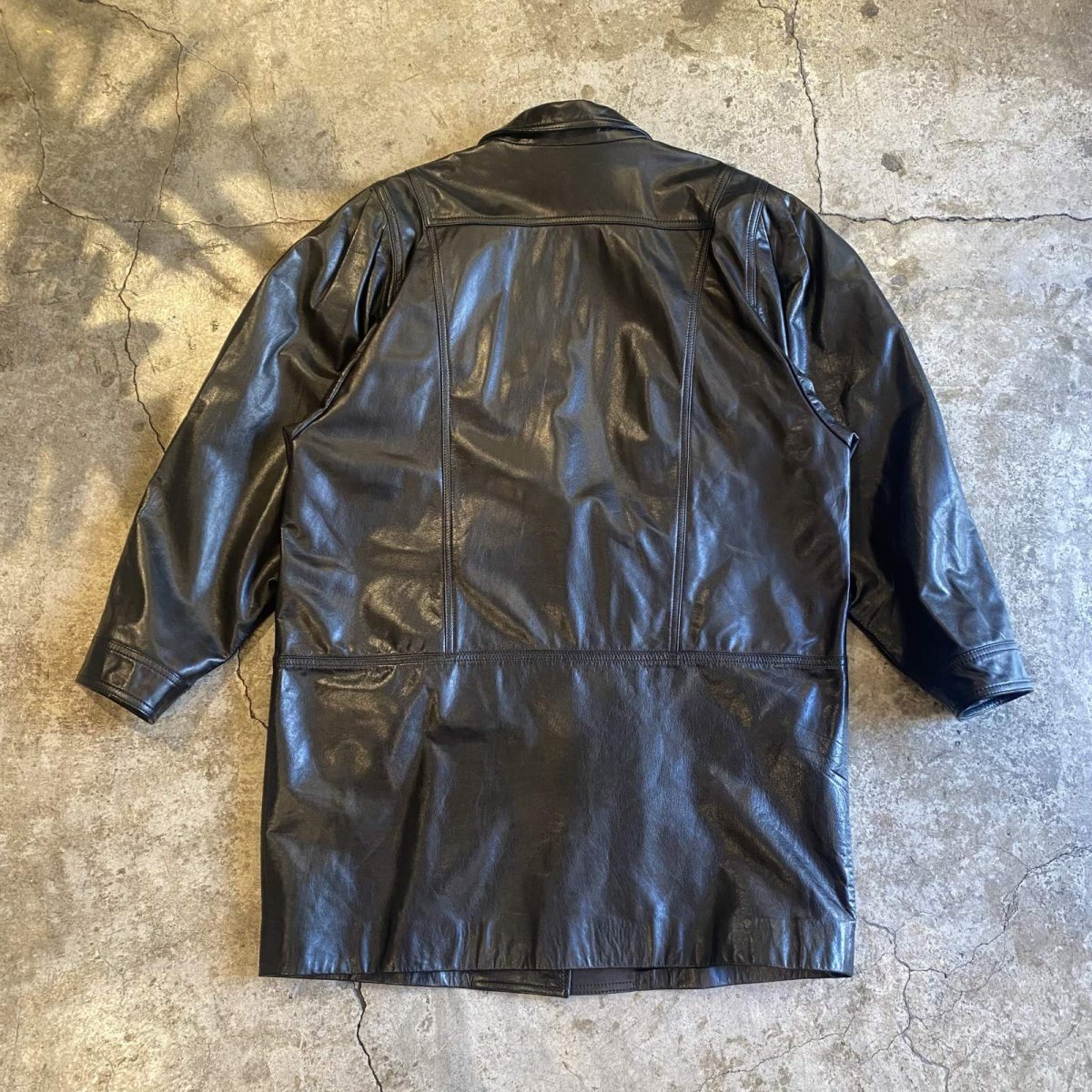 画像2: BLACK COLOR SHOULDER TUCK DESIGN LEATHER TAILORED JACKET / Ladies L (2)