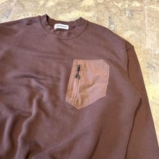 画像4: 【WONDERGROUND】POCKET NYLON SWITCHED SWEAT / BROWN / OS (4)