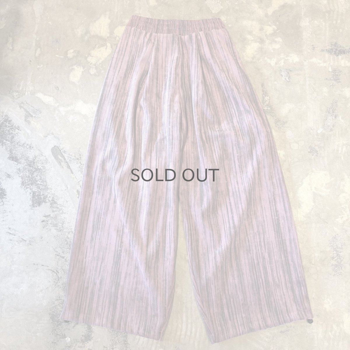 画像2: GRADATION COLOR KNEE TUCK WIDE SILHOUETTE PANTS / ~W37 (2)