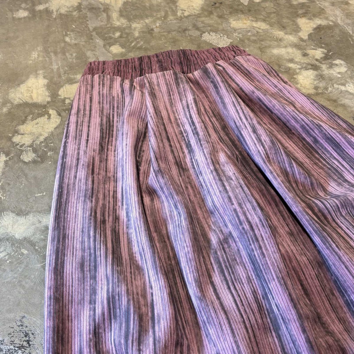 画像9: GRADATION COLOR KNEE TUCK WIDE SILHOUETTE PANTS / ~W37 (9)