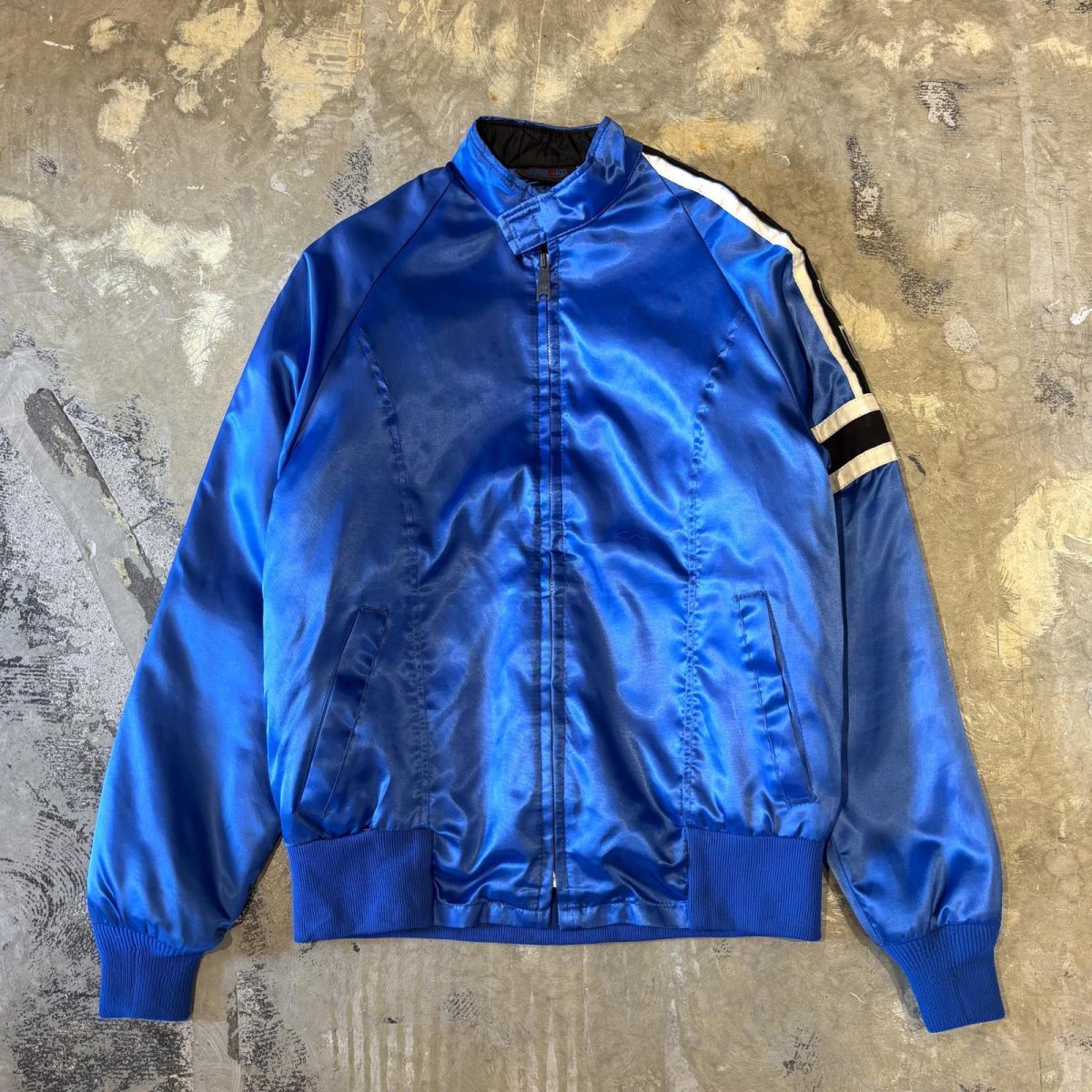 画像1: 80's SHOULDER EMBROIDERY ZIP UP NYLON JACKET / Mens S(L) (1)