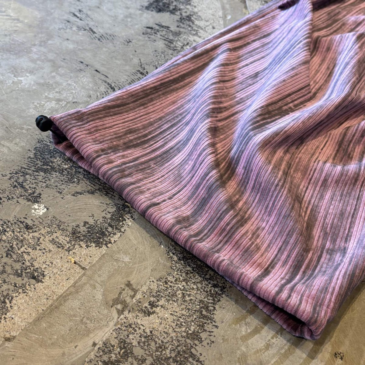 画像8: GRADATION COLOR KNEE TUCK WIDE SILHOUETTE PANTS / ~W37 (8)