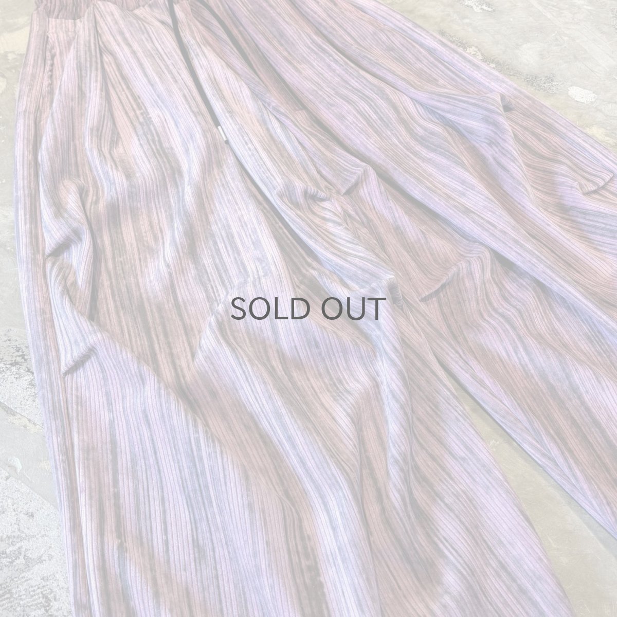 画像5: GRADATION COLOR KNEE TUCK WIDE SILHOUETTE PANTS / ~W37 (5)