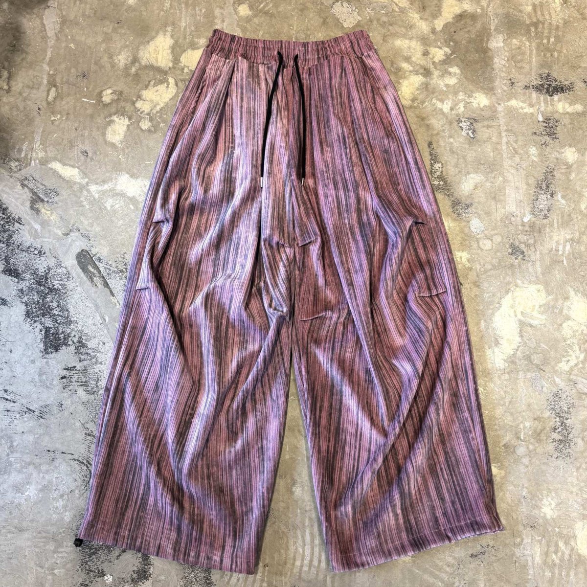 画像1: GRADATION COLOR KNEE TUCK WIDE SILHOUETTE PANTS / ~W37 (1)