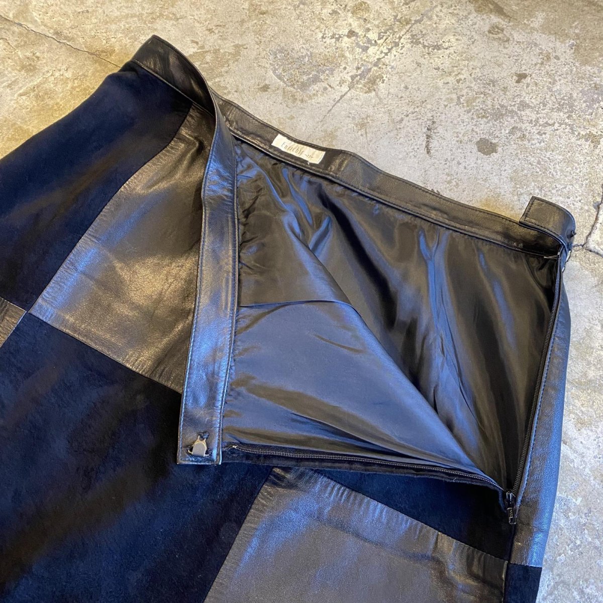 画像8: BLOCK CHECK LEATHER BLACK COLOR SKIRT / W28 (8)