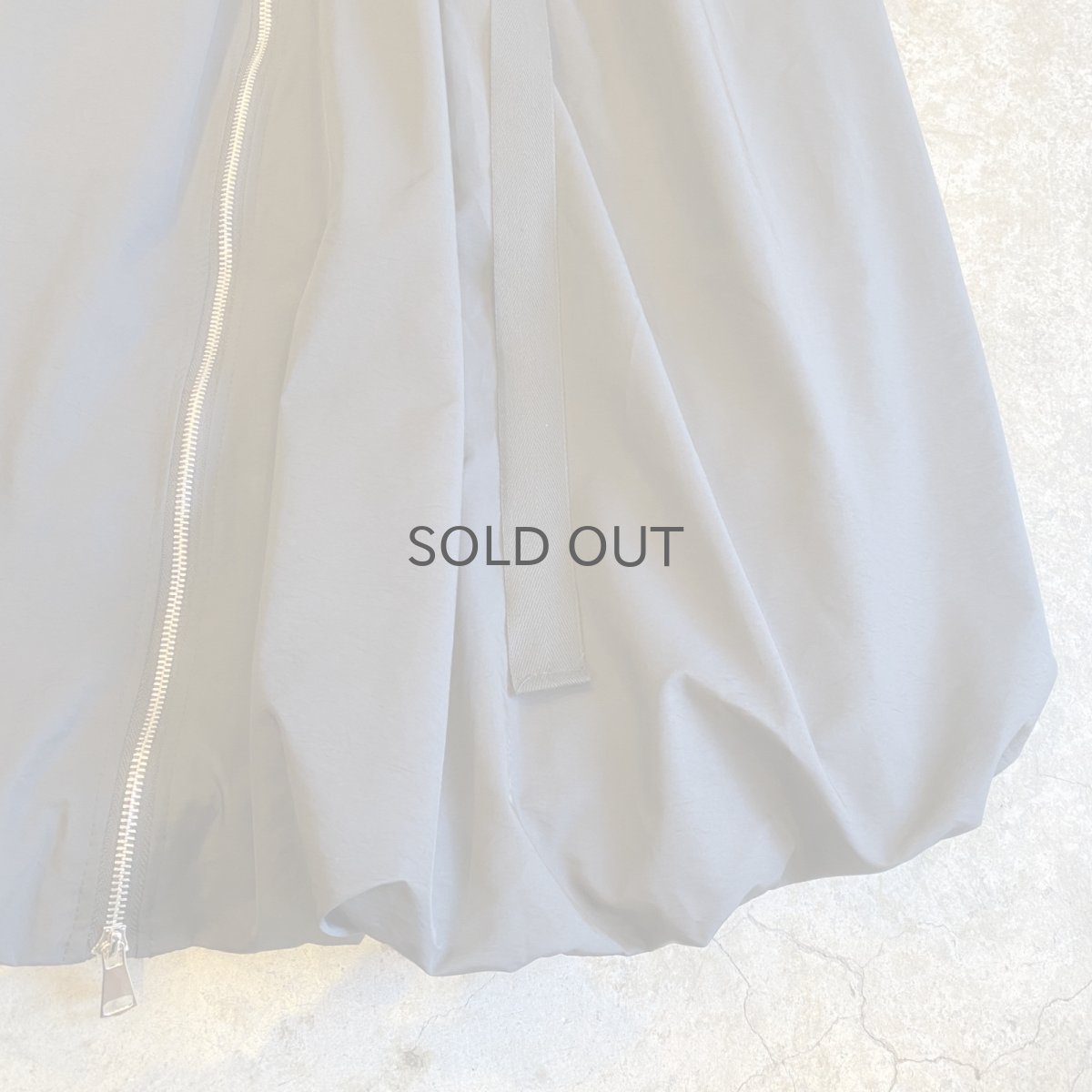 画像4: FRONT ZIP 2BELT DESIGN BALLOON LONG SKIRT / W25~W34 (4)