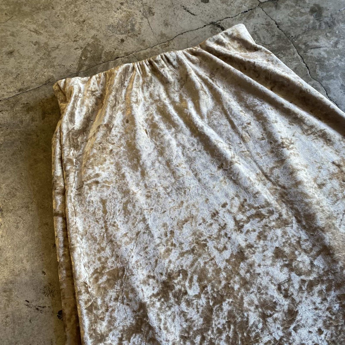 画像3: BEIGE COLOR VELVET LONG SKIRT / W26~W33 (3)
