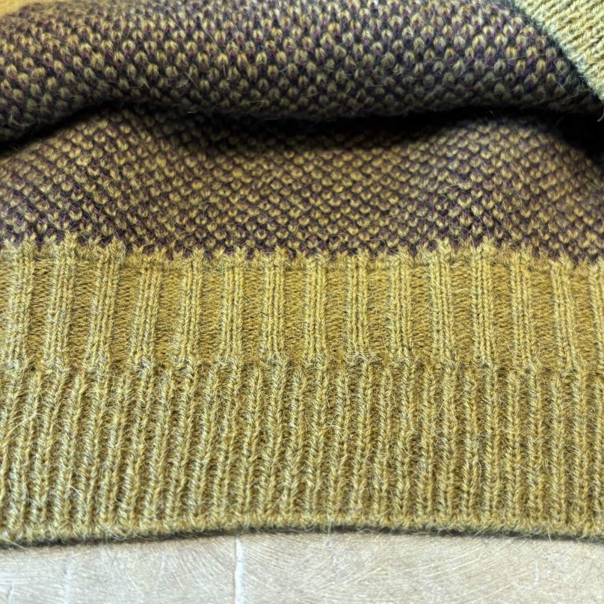 画像8: NATIVE GRAPHIC PATTERN MOCK NECK KNIT SWEATER / Mens L / MADE IN ITALY (8)