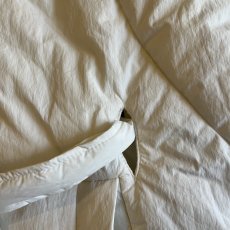 画像8: 【WONDERGROUND】WAIST MARK DESIGN NYLON DOWN HOODIE PONCHO / WHITE / OS (8)