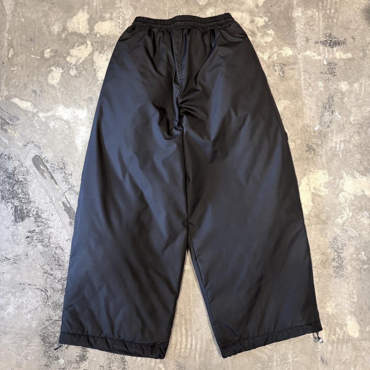 画像2: 【WONDERGROUND】QUILTING LINER WIDE NYLON PANTS / BLACK / OS (2)