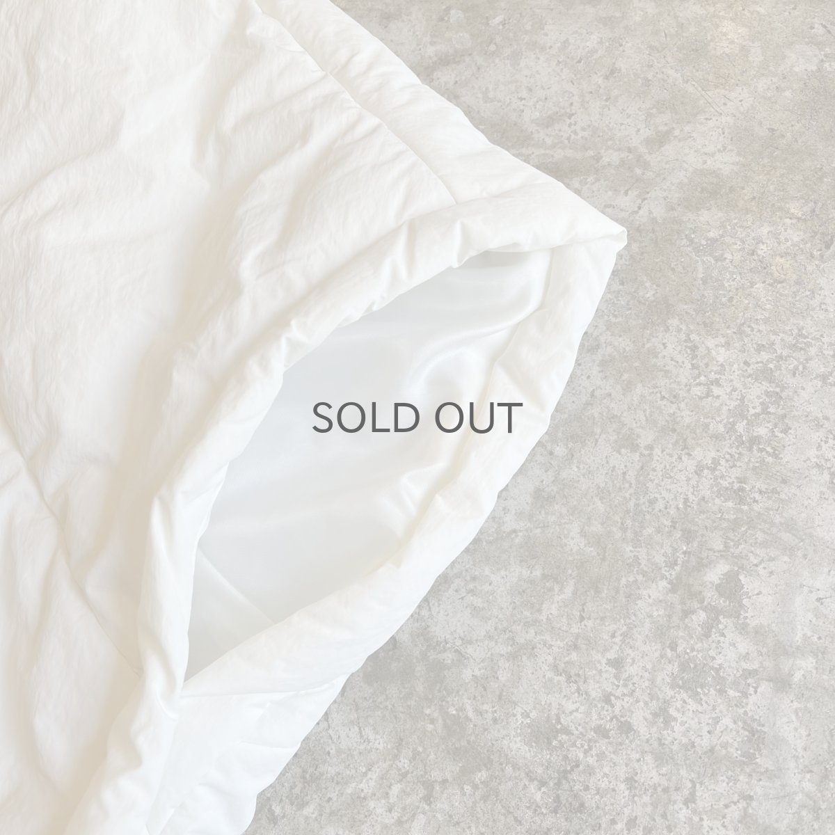 画像10: 【WONDERGROUND】WAIST MARK DESIGN NYLON DOWN HOODIE PONCHO / WHITE / OS (10)