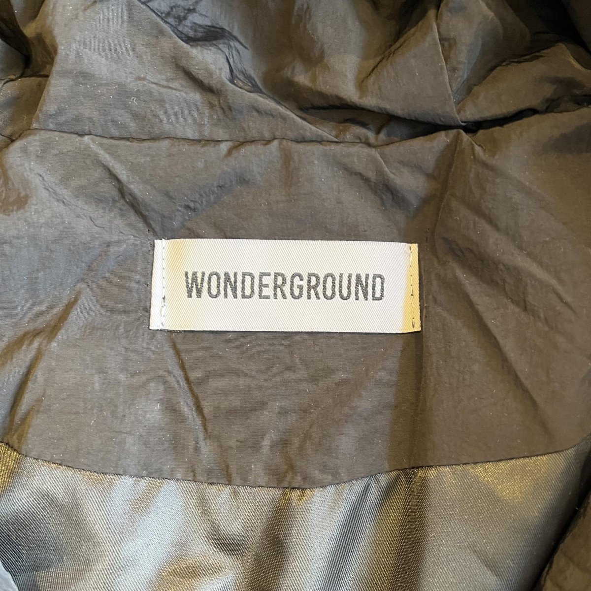 画像13: 【WONDERGROUND】WAIST MARK DESIGN NYLON DOWN HOODIE PONCHO / BLACK / OS (13)