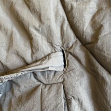 画像8: 【WONDERGROUND】WAIST MARK DESIGN NYLON DOWN HOODIE PONCHO / BLACK / OS (8)