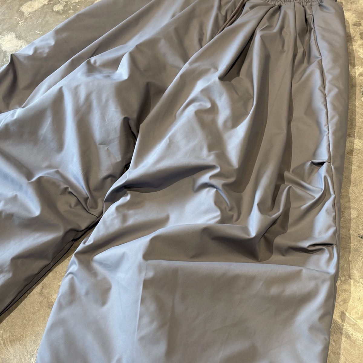 画像4: 【WONDERGROUND】QUILTING LINER WIDE NYLON PANTS / GREY / OS (4)