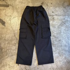 画像1: BLACK COLOR CARGO DESIGN WAIST DRAW CODE NYLON PANTS / FREE~W35 (1)