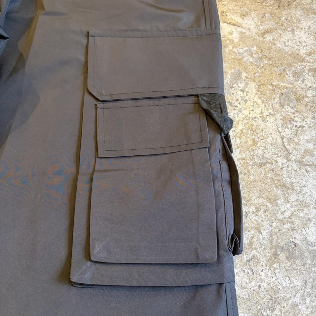 画像4: BLACK COLOR CARGO DESIGN WAIST DRAW CODE NYLON PANTS / FREE~W35 (4)