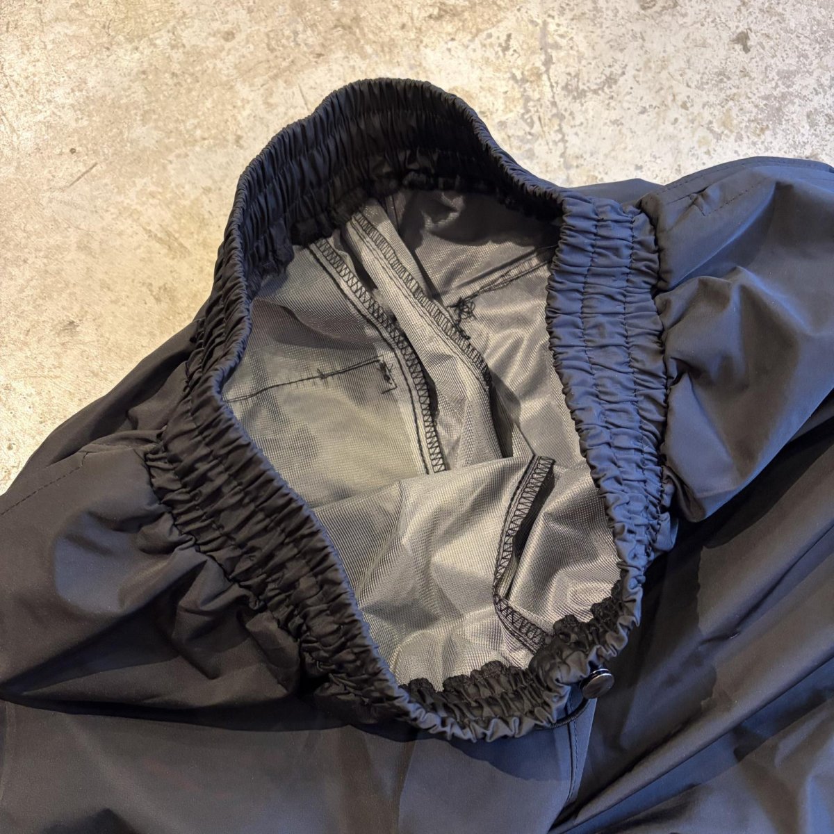 画像7: BLACK COLOR CARGO DESIGN WAIST DRAW CODE NYLON PANTS / FREE~W35 (7)