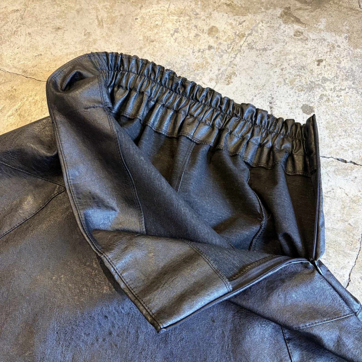 画像10: BLACK COLOR FAUX LEATHER ROUND DESIGN FLARE SKIRT / W25~W30 (10)