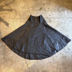 画像8: BLACK COLOR FAUX LEATHER ROUND DESIGN FLARE SKIRT / W25~W30 (8)