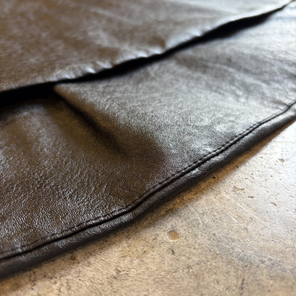 画像12: BLACK COLOR FAUX LEATHER ROUND DESIGN FLARE SKIRT / W25~W30 (12)