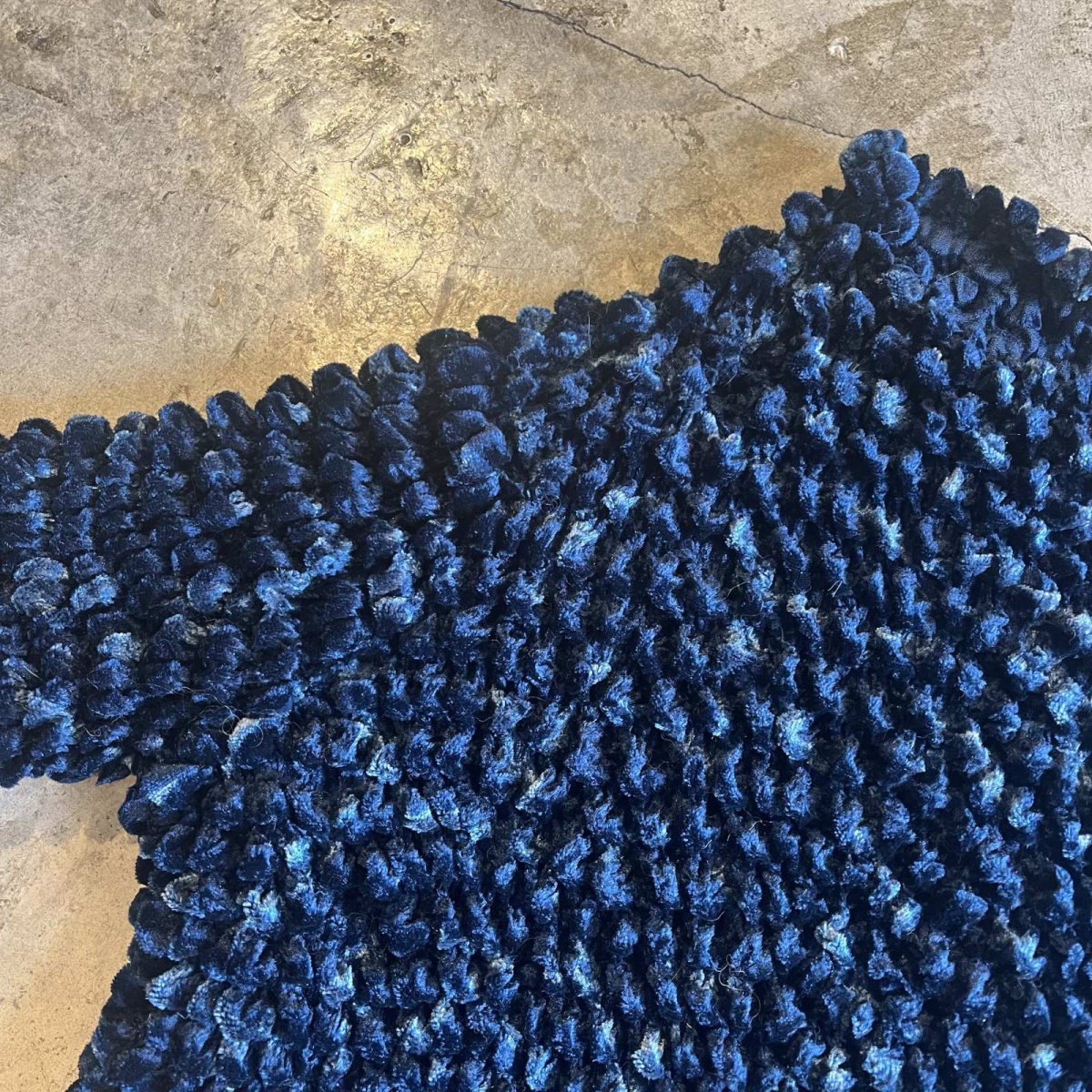 画像9: NAVY COLOR POPCORN DESIGN VERVET L/S TOPS / Ladies S~M (9)