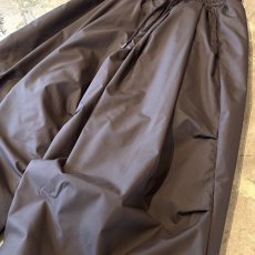 画像4: 【WONDERGROUND】QUILTING LINER WIDE NYLON PANTS / BROWN / OS (4)