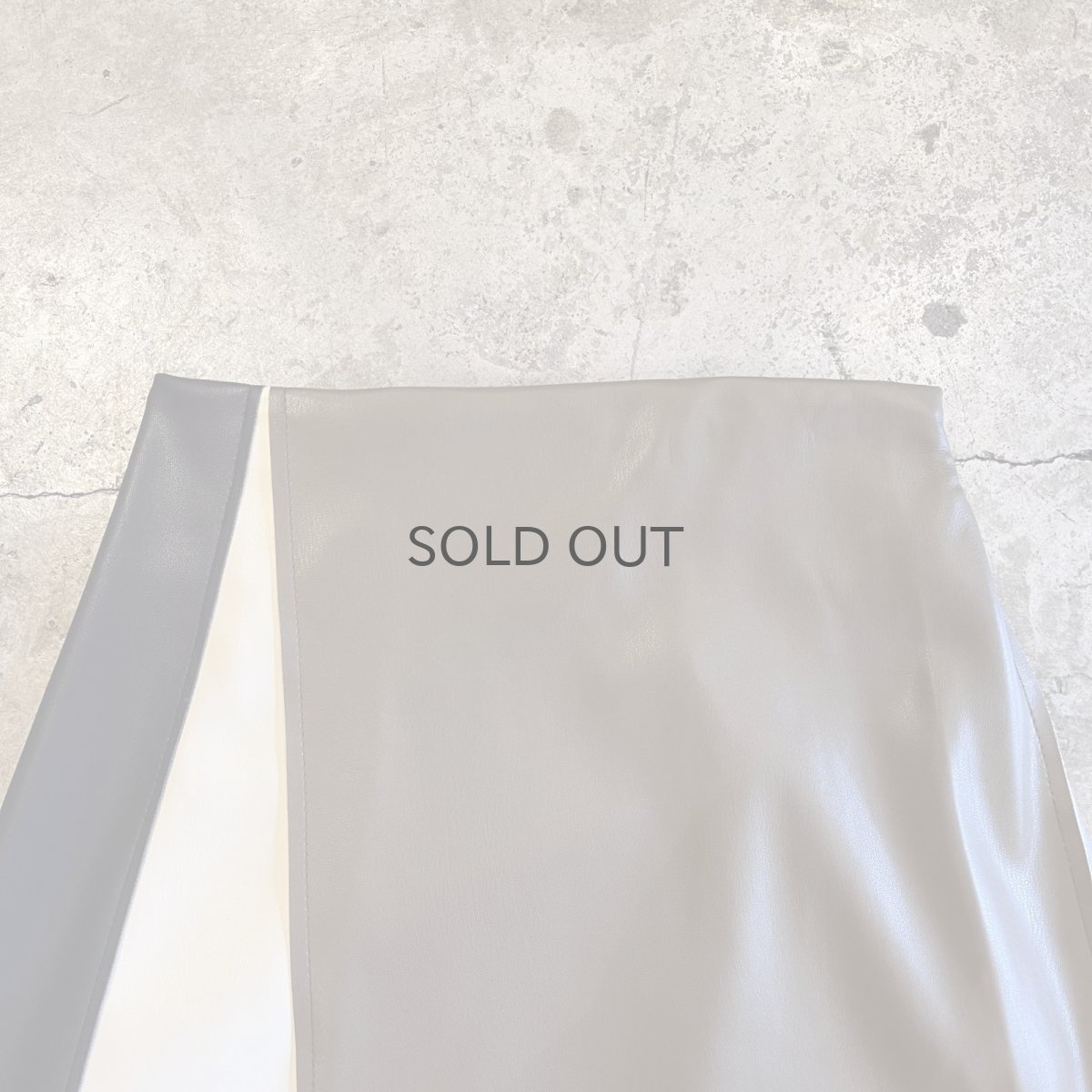 画像8: 3 COLOR DOCKING DESIGN FAUX LEATHER LONG SKIRT / W24~W30 (8)