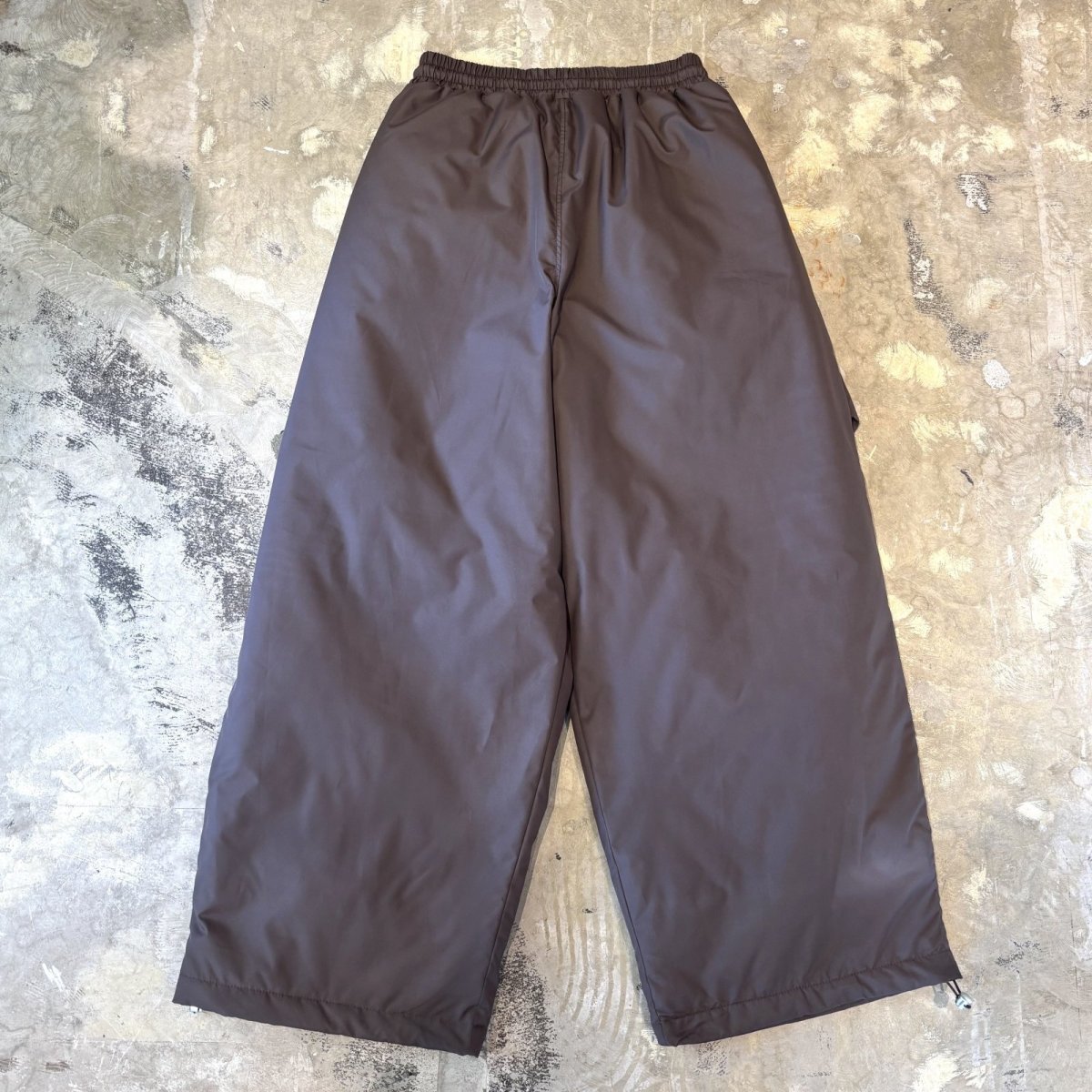 画像2: 【WONDERGROUND】QUILTING LINER WIDE NYLON PANTS / BROWN / OS (2)
