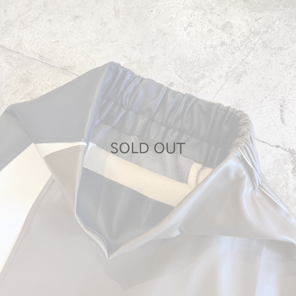 画像9: 3 COLOR DOCKING DESIGN FAUX LEATHER LONG SKIRT / W24~W30 (9)