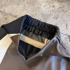 画像9: 3 COLOR DOCKING DESIGN FAUX LEATHER LONG SKIRT / W24~W30 (9)
