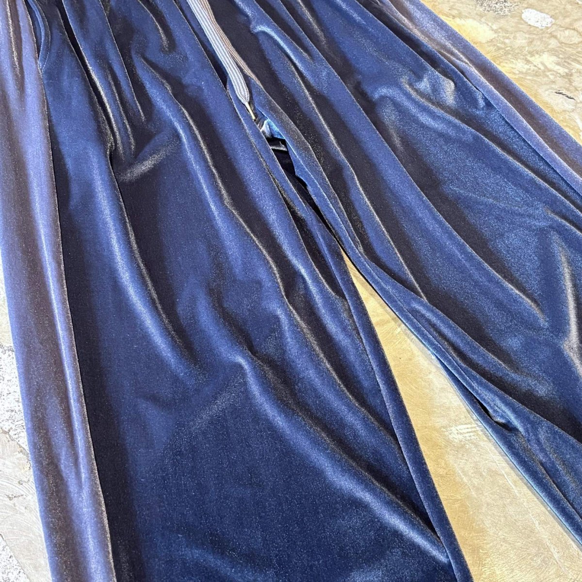 画像5: SIDE LINE WIDE SILHOUETTE VELVET PANTS / FREE (5)