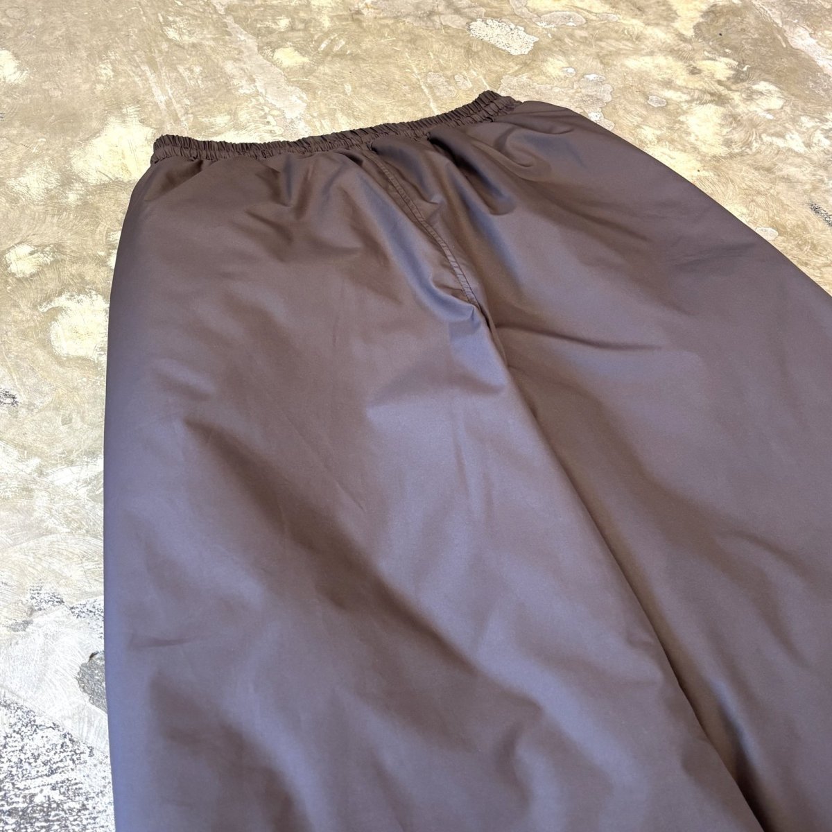 画像9: 【WONDERGROUND】QUILTING LINER WIDE NYLON PANTS / BROWN / OS (9)