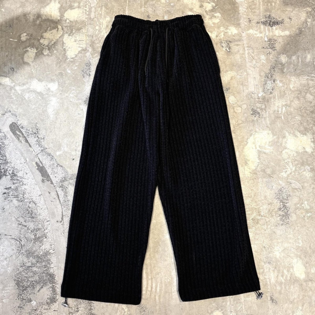 画像1: 【WONDERGROUND】RIB WIDE SILHOUETTE VELOUR PANTS / BLACK / OS (1)